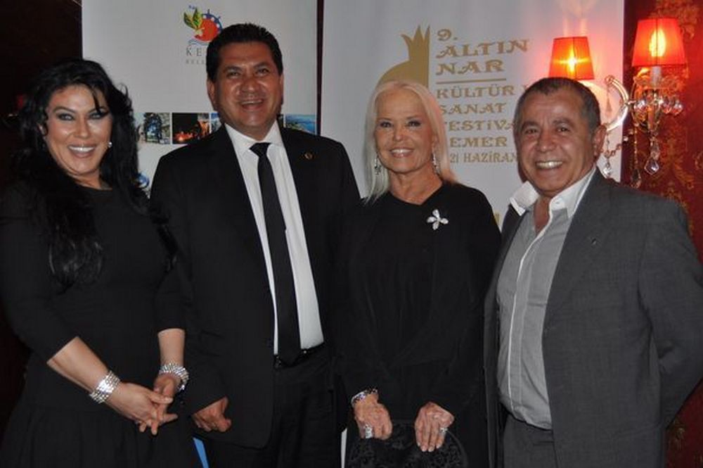 Cüzdanlı Kılıflar